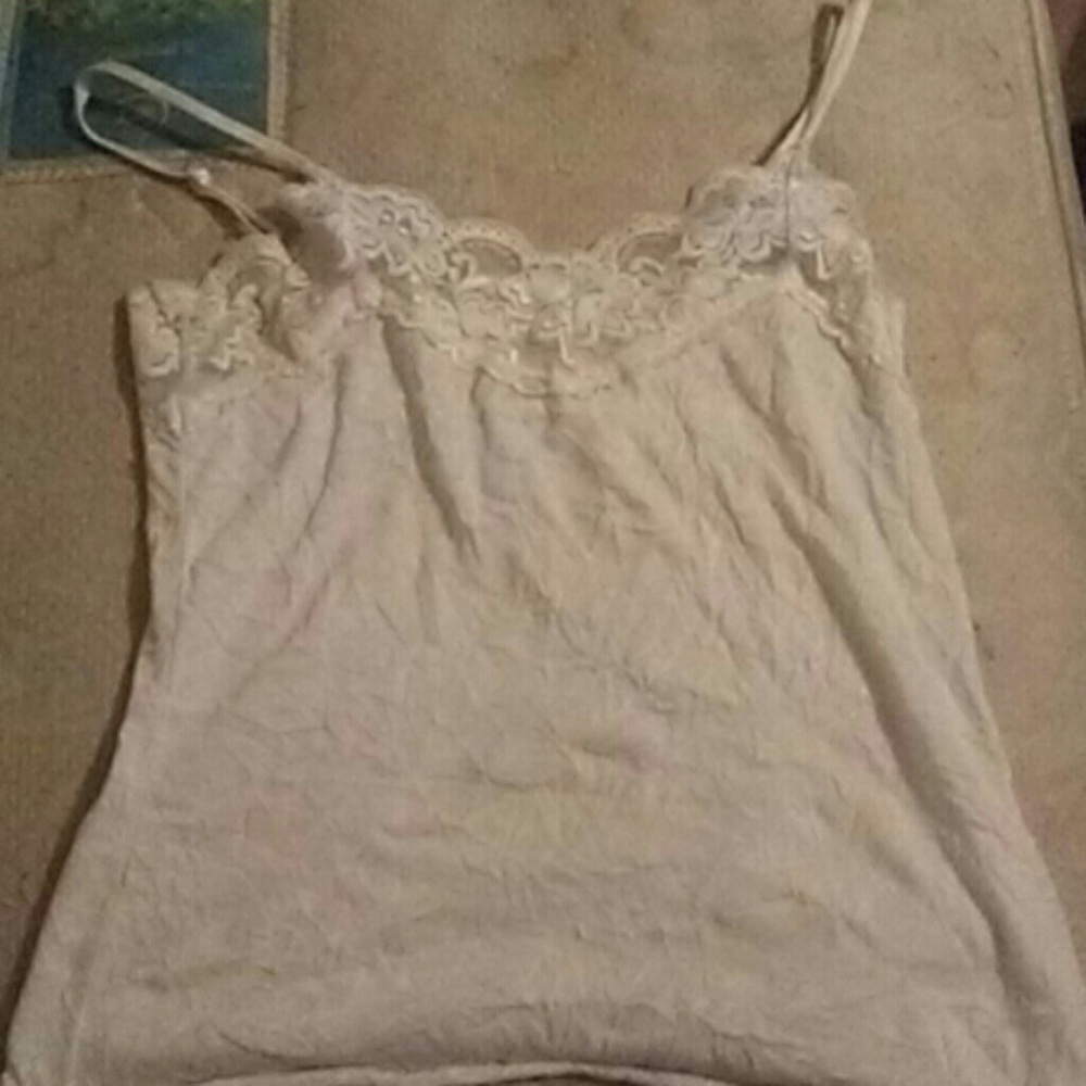 white lace neckline tank top